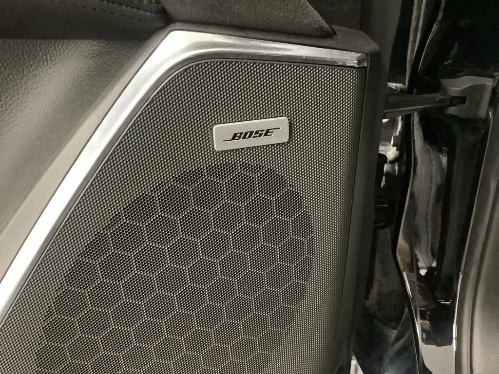 Used 2018 Cadillac Escalade Platinum image 11