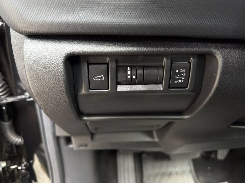 Used 2026 Subaru Forester Premium AWD/4WD image 17