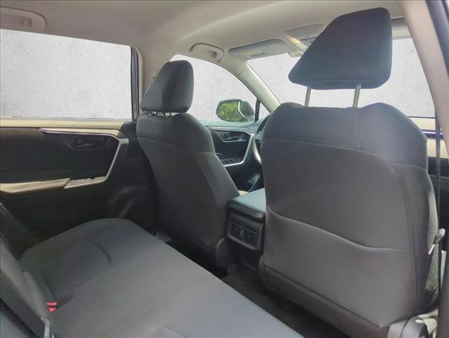 Used 2022 Toyota RAV4 LE AWD/4WD image 25