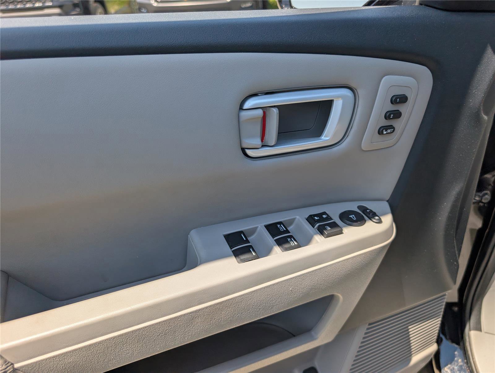 Used 2015 Honda Pilot Touring image 23