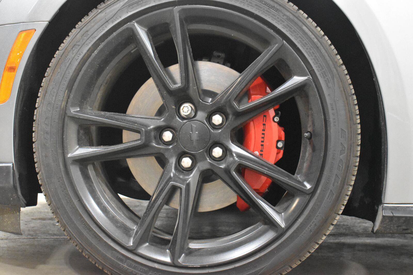 Used 2021 Chevrolet Camaro LT RWD image 27