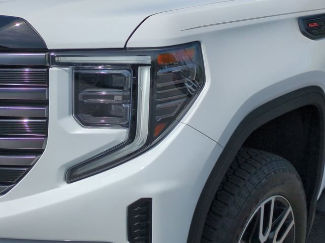 Used 2025 GMC Sierra 1500 AT4 w/ AT4 Premium Package AWD/4WD image 9