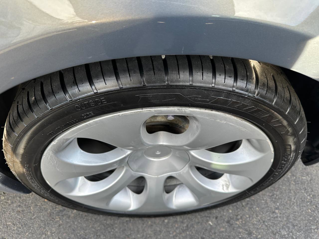 Used 2006 BMW 650i Coupe RWD image 27