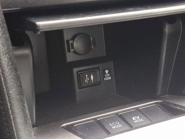 Used 2014 Toyota Camry SE w/ Moonroof Package image 26