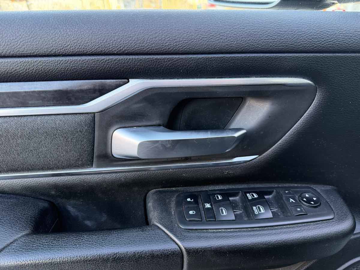 Used 2019 RAM 1500 Big Horn AWD/4WD image 12