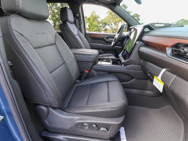 New 2026 GMC Yukon Denali w/ Sun & Power Step Package AWD/4WD image 25
