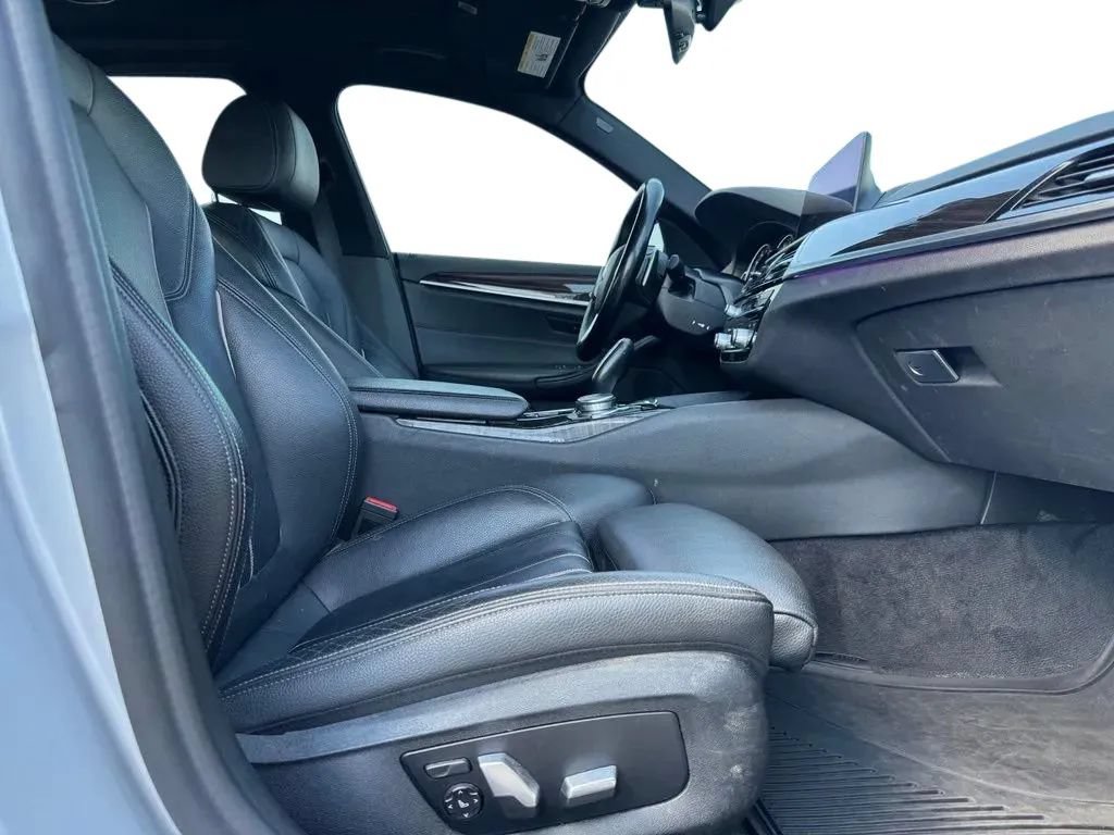 Used 2019 BMW 530i xDrive w/ Convenience Package AWD/4WD image 14