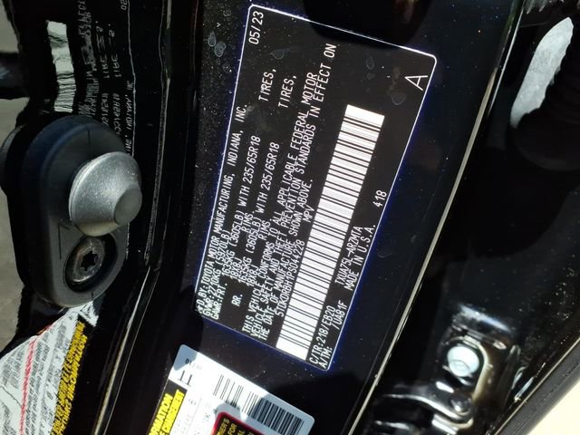 Used 2023 Toyota Highlander XLE AWD/4WD image 18