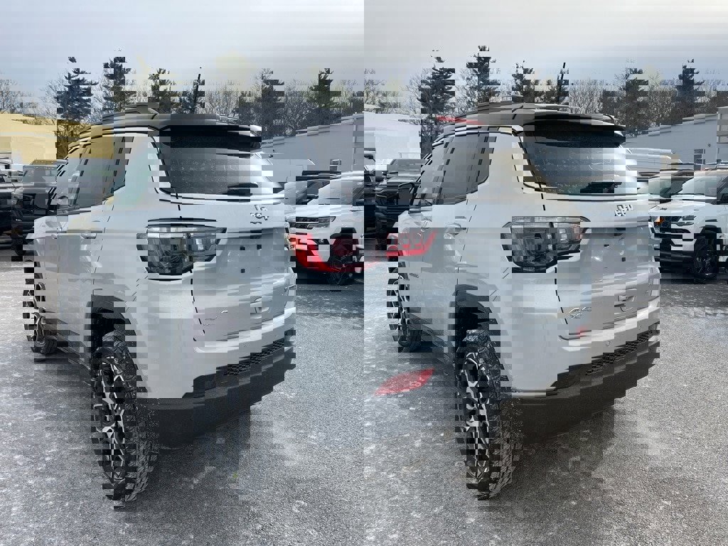 New 2026 Jeep Compass Limited image 6