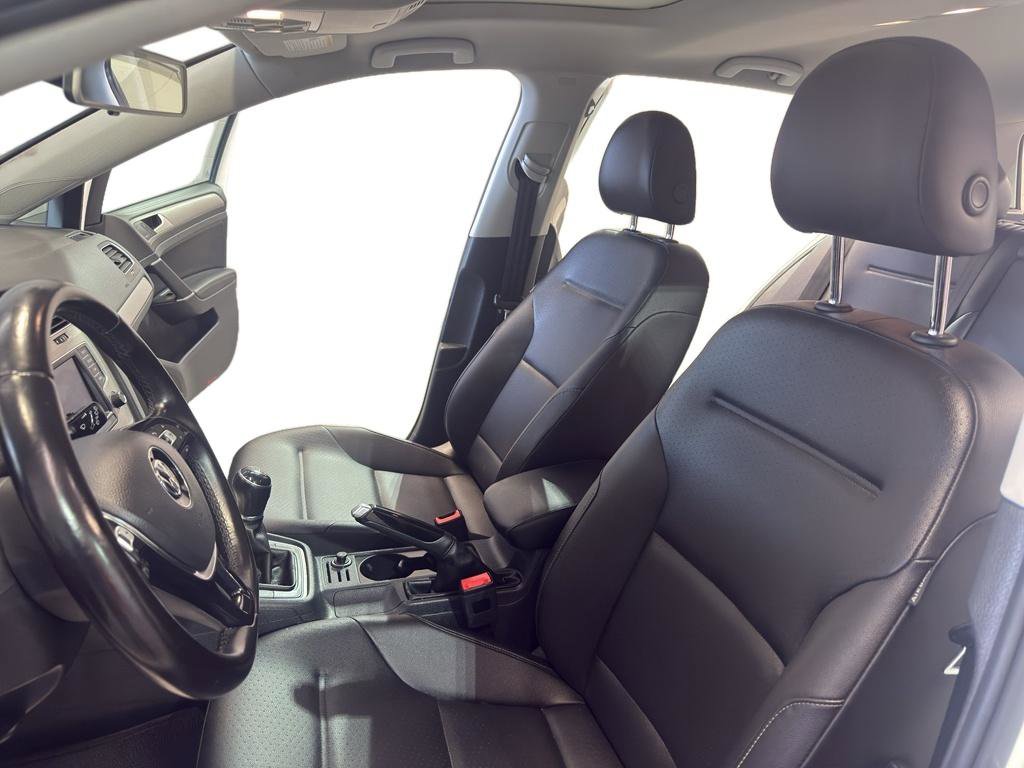 Used 2017 Volkswagen Golf Wolfsburg Edition image 14