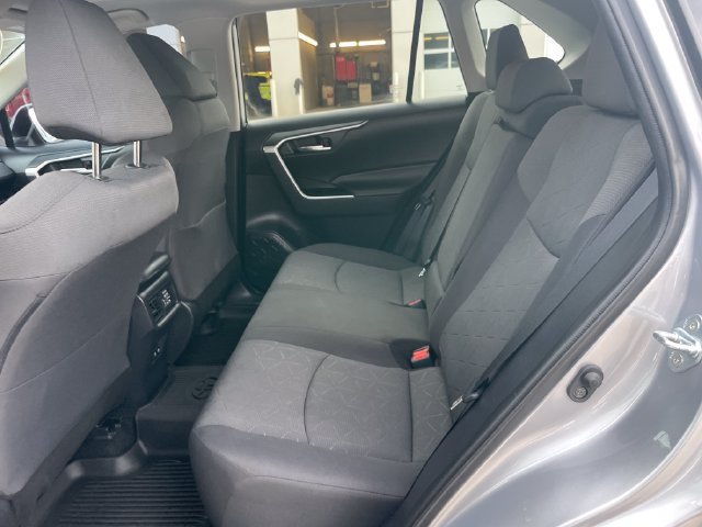 Used 2021 Toyota RAV4 XLE w/ Convenience Package AWD/4WD image 28