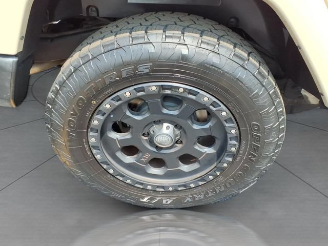 Used 2016 Jeep Wrangler Unlimited Sahara w/ Connectivity Group AWD/4WD image 25