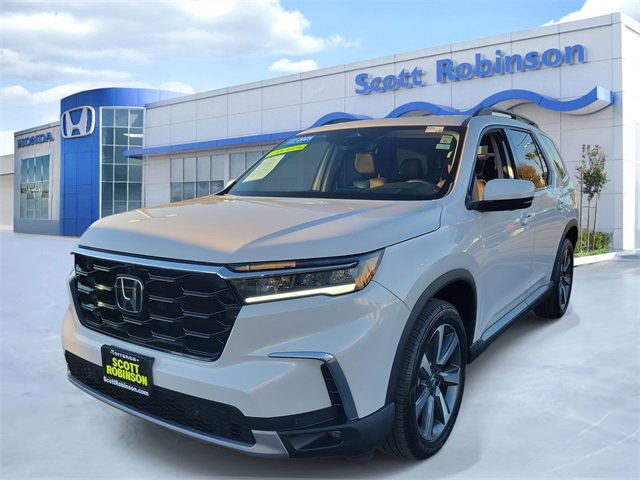 Certified 2025 Honda Pilot Elite image 2