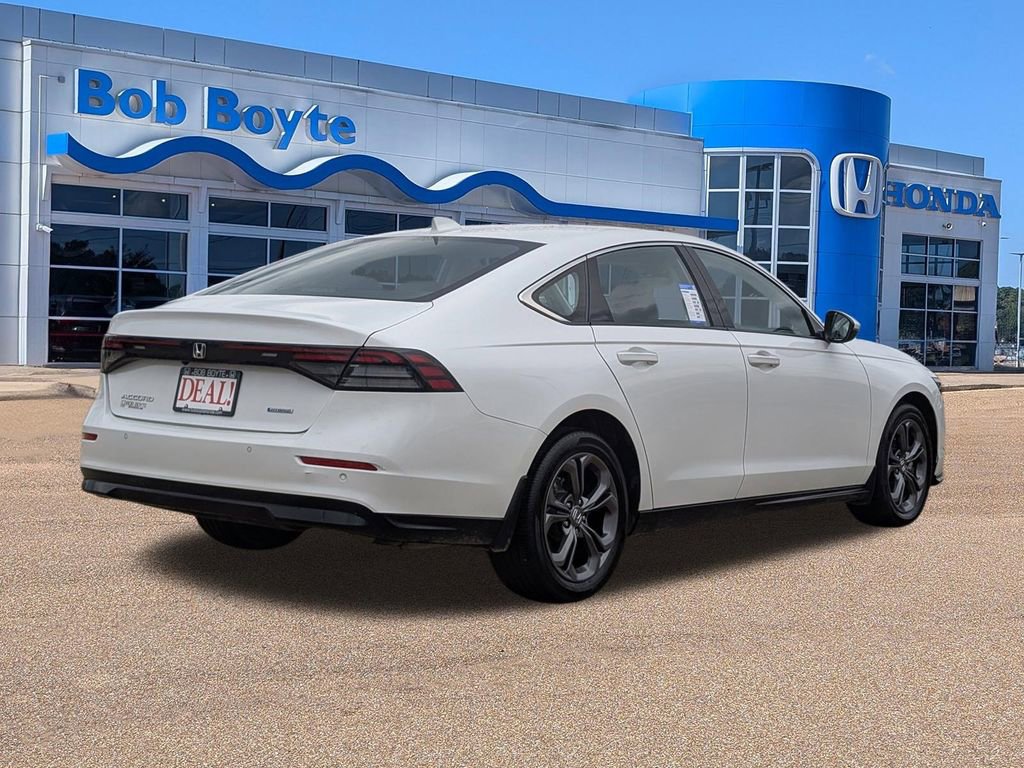 Used 2024 Honda Accord EX-L image 3