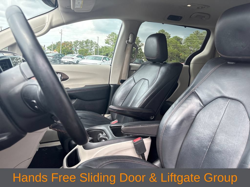 Used 2017 Chrysler Pacifica Touring-L Plus w/ Advanced Safetytec Group FWD image 4