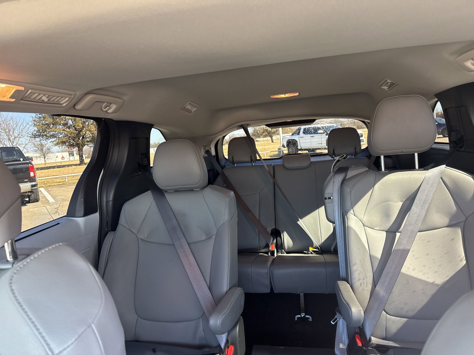 Used 2025 Toyota Sienna XLE image 12