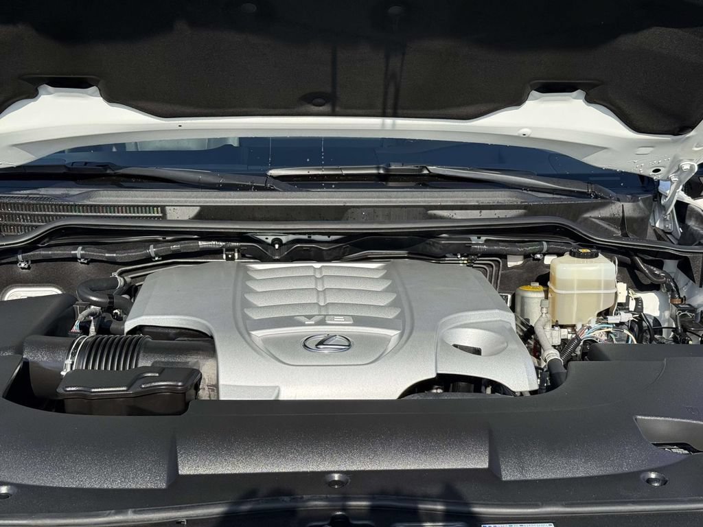 Used 2018 Lexus LX 570 4WD w/ Luxury Package image 31