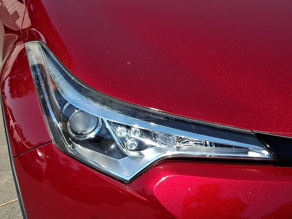 Used 2018 Toyota C-HR XLE FWD image 9