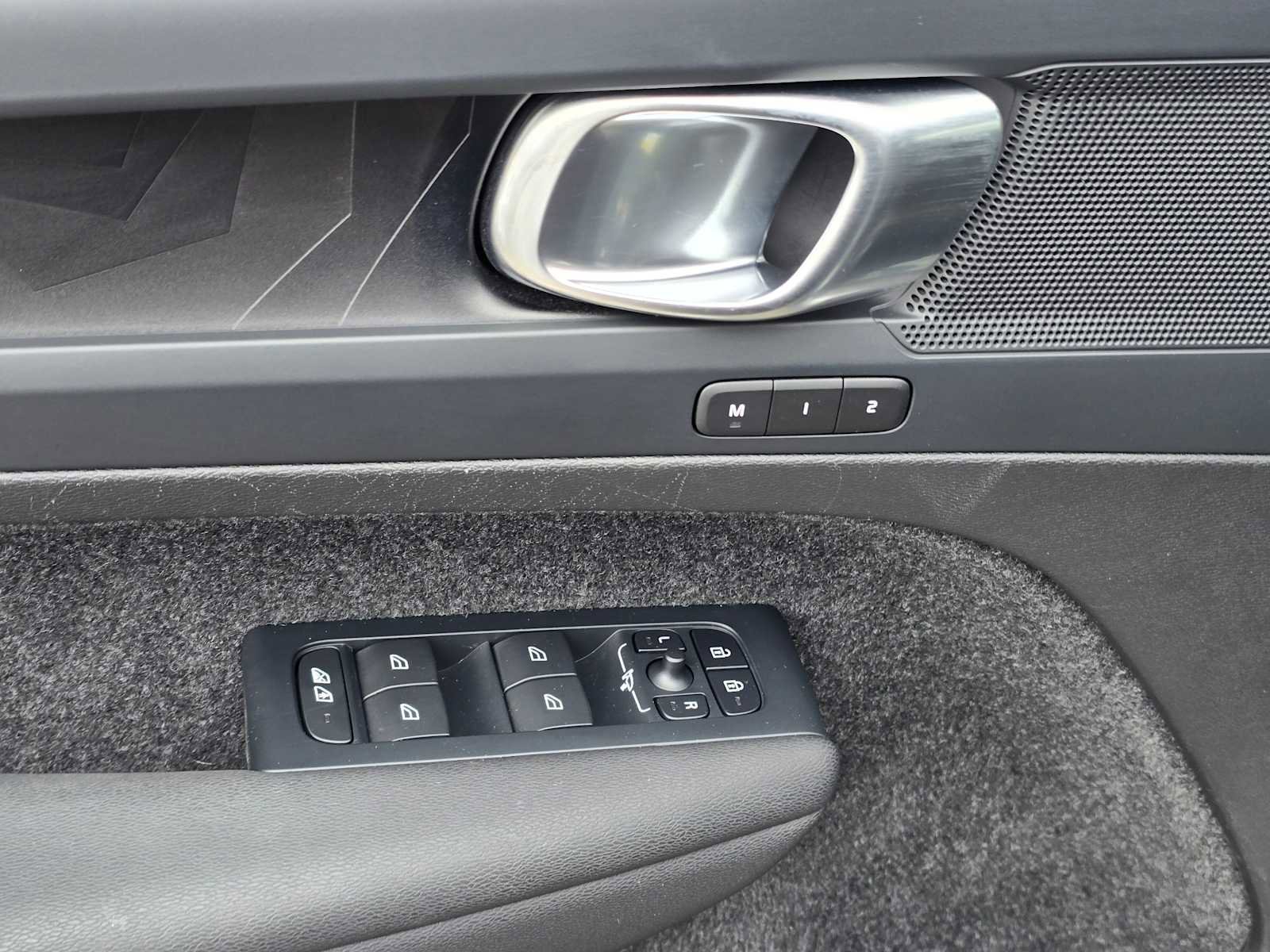 Certified 2023 Volvo C40 P8 Recharge Plus image 23