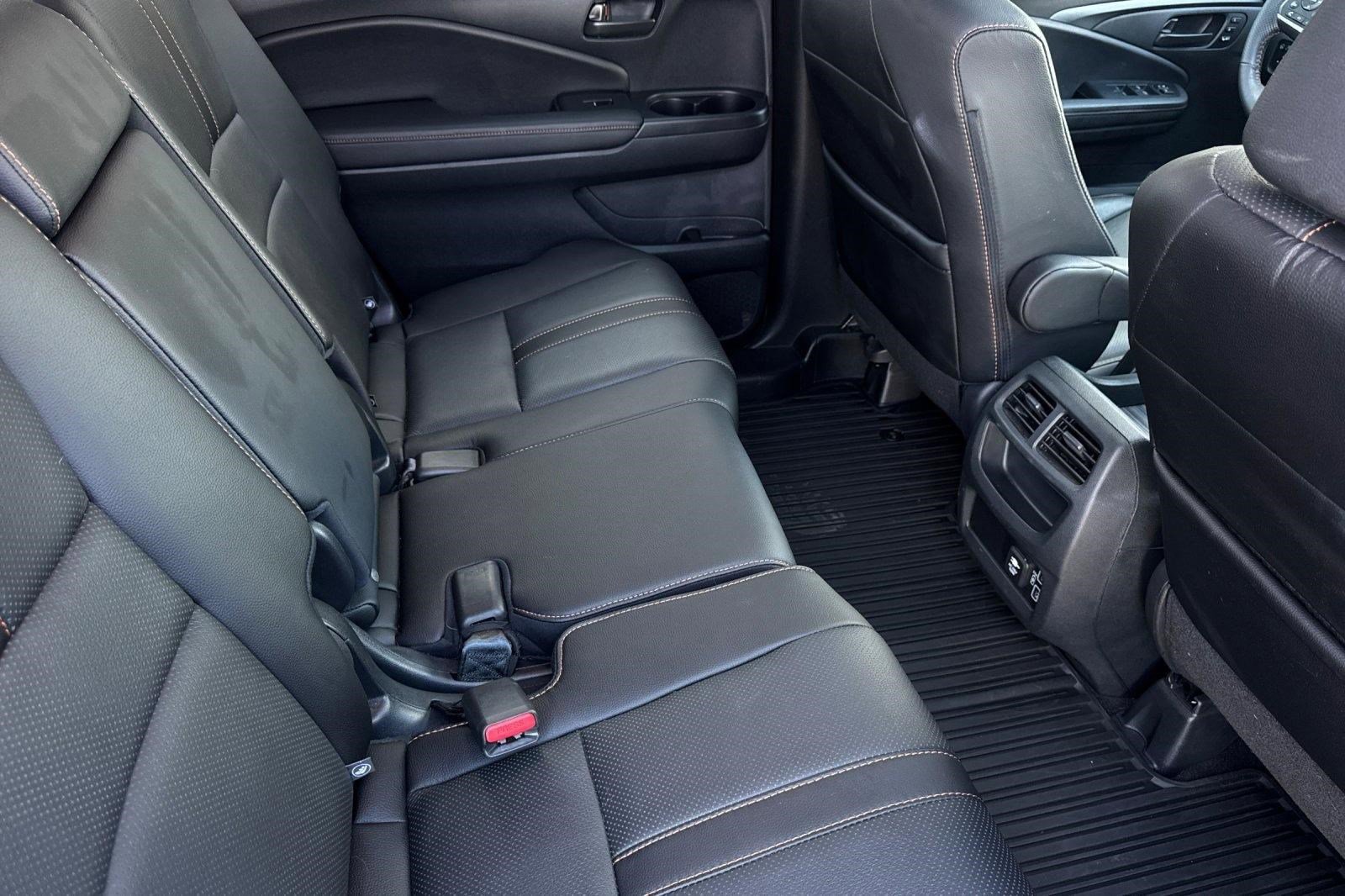 Certified 2023 Honda Passport TrailSport image 30