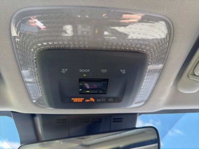 Used 2024 Toyota Prius XLE FWD image 30