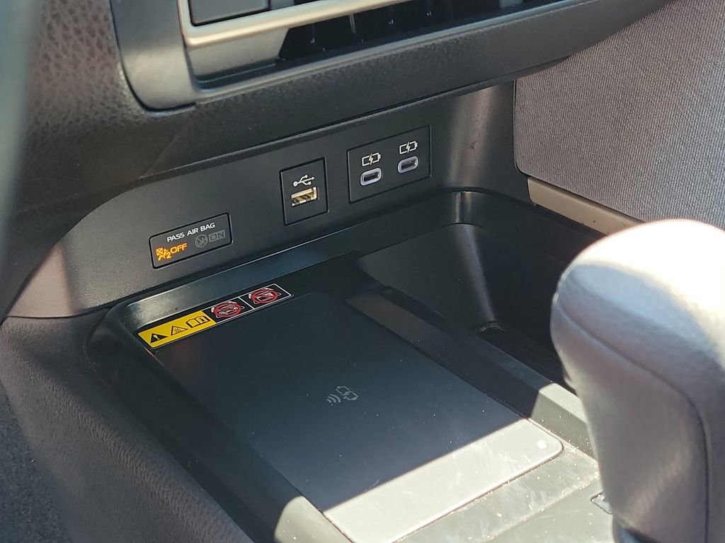 Used 2025 Toyota Camry LE FWD image 24