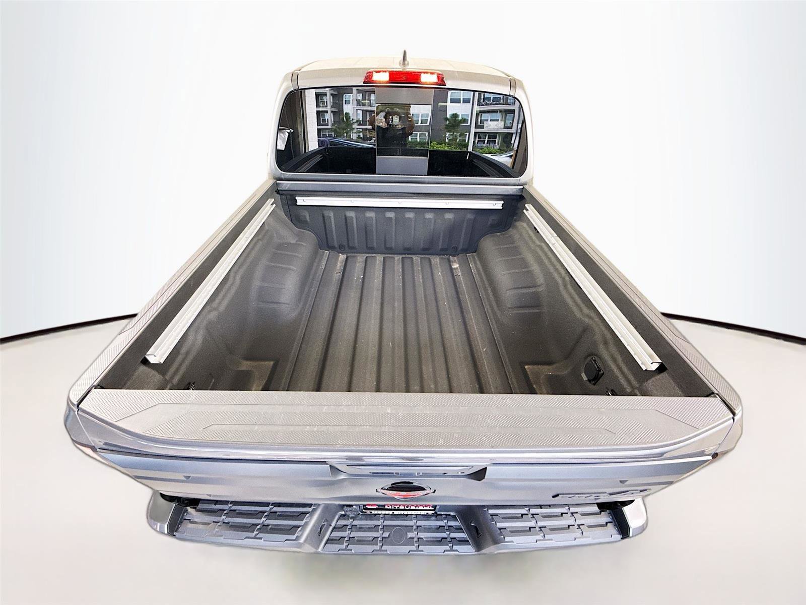 Used 2026 Nissan Frontier PRO-4X w/ Pro-4x Convenience Package image 16