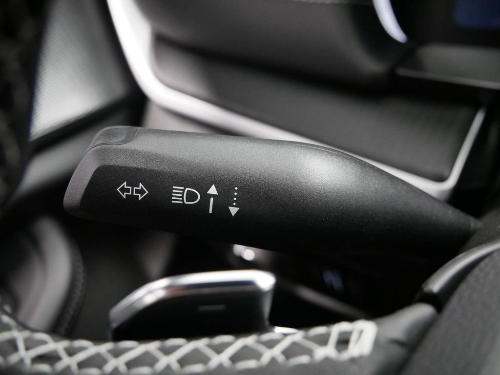 New 2025 Jeep Grand Cherokee Laredo w/ Luxury Tech Group I image 28