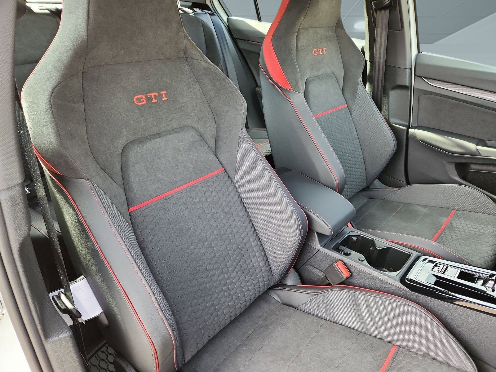 New 2026 Volkswagen Golf SE image 18