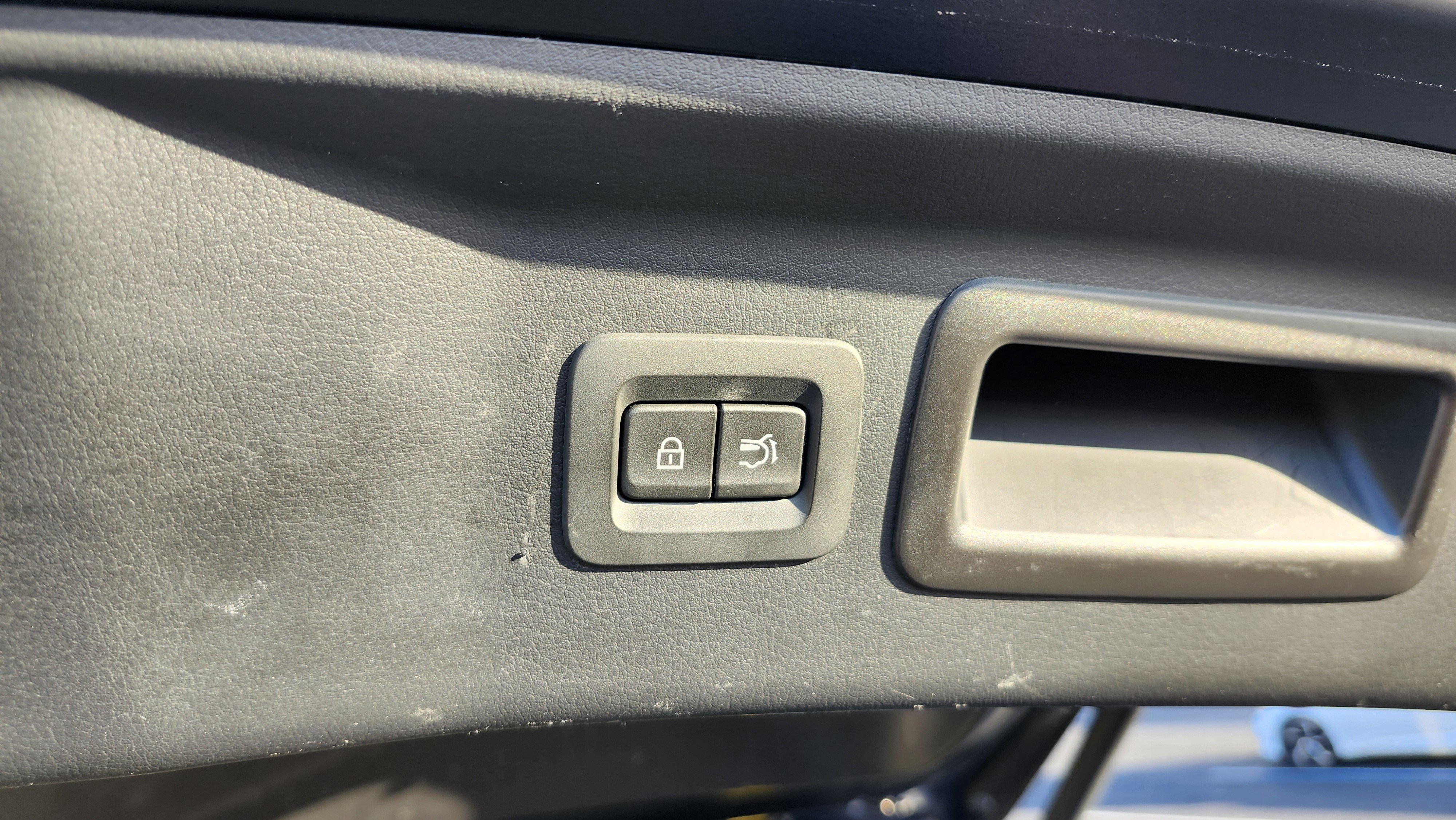 Used 2024 MAZDA CX-90 Plug-In Hybrid w/ Preferred image 17