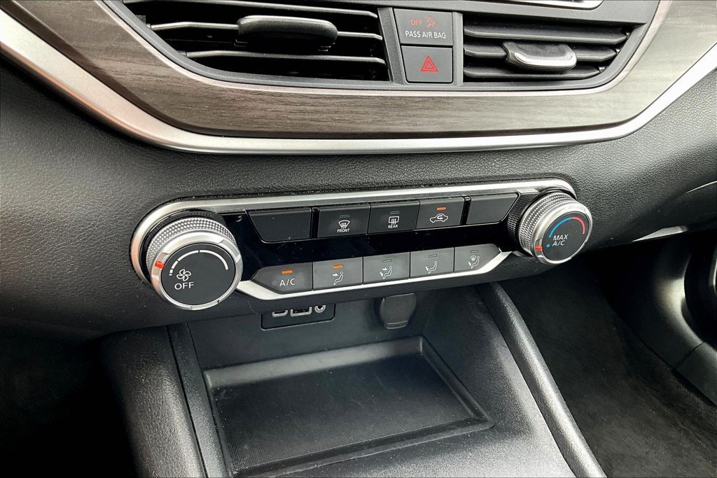 Used 2025 Nissan Altima 2.5 SV FWD image 16
