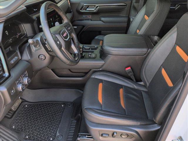 Used 2025 GMC Sierra 1500 AT4 w/ Technology Package AWD/4WD image 16