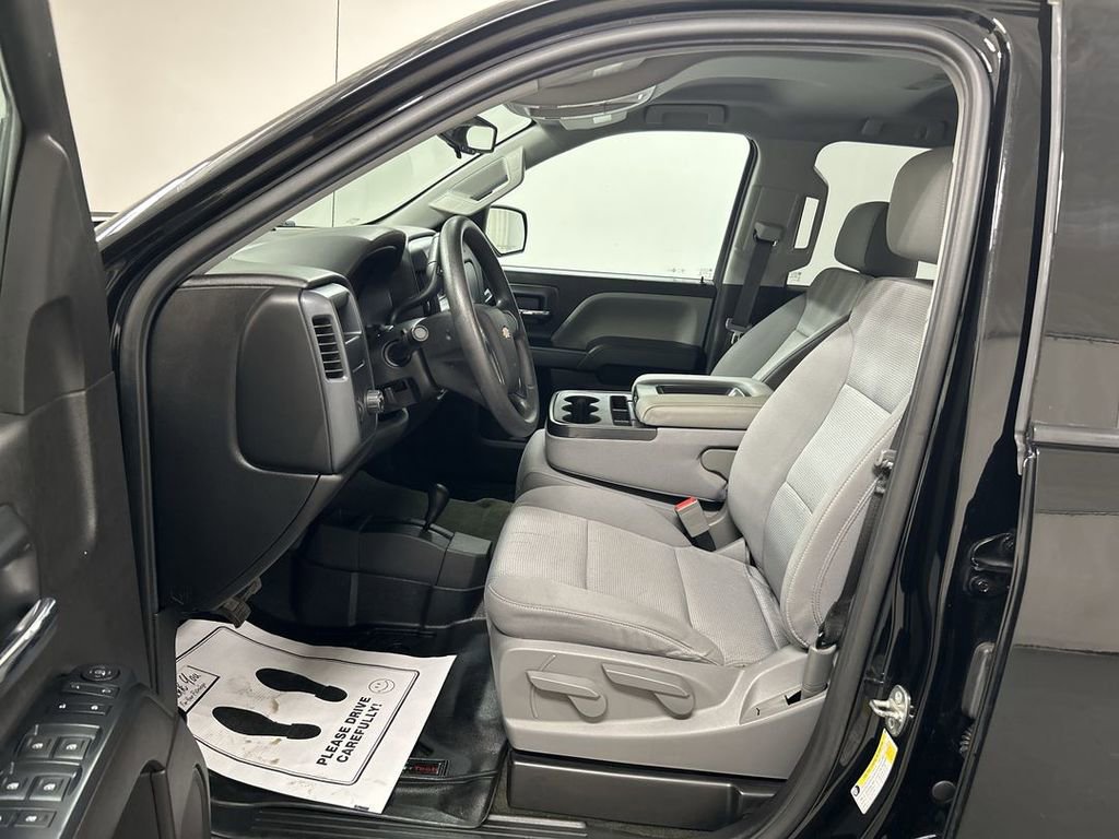 Used 2018 Chevrolet Silverado 1500 Custom w/ Custom Value Package AWD/4WD image 9
