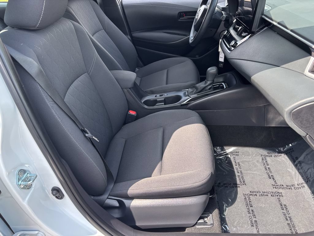 Used 2025 Toyota Corolla LE FWD image 34