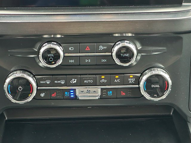 New 2026 Ford F250 Lariat w/ Black Appearance Package AWD/4WD image 18