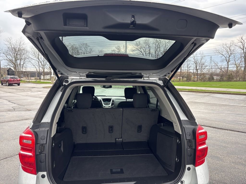 Used 2017 Chevrolet Equinox LT w/ Convenience Package image 12