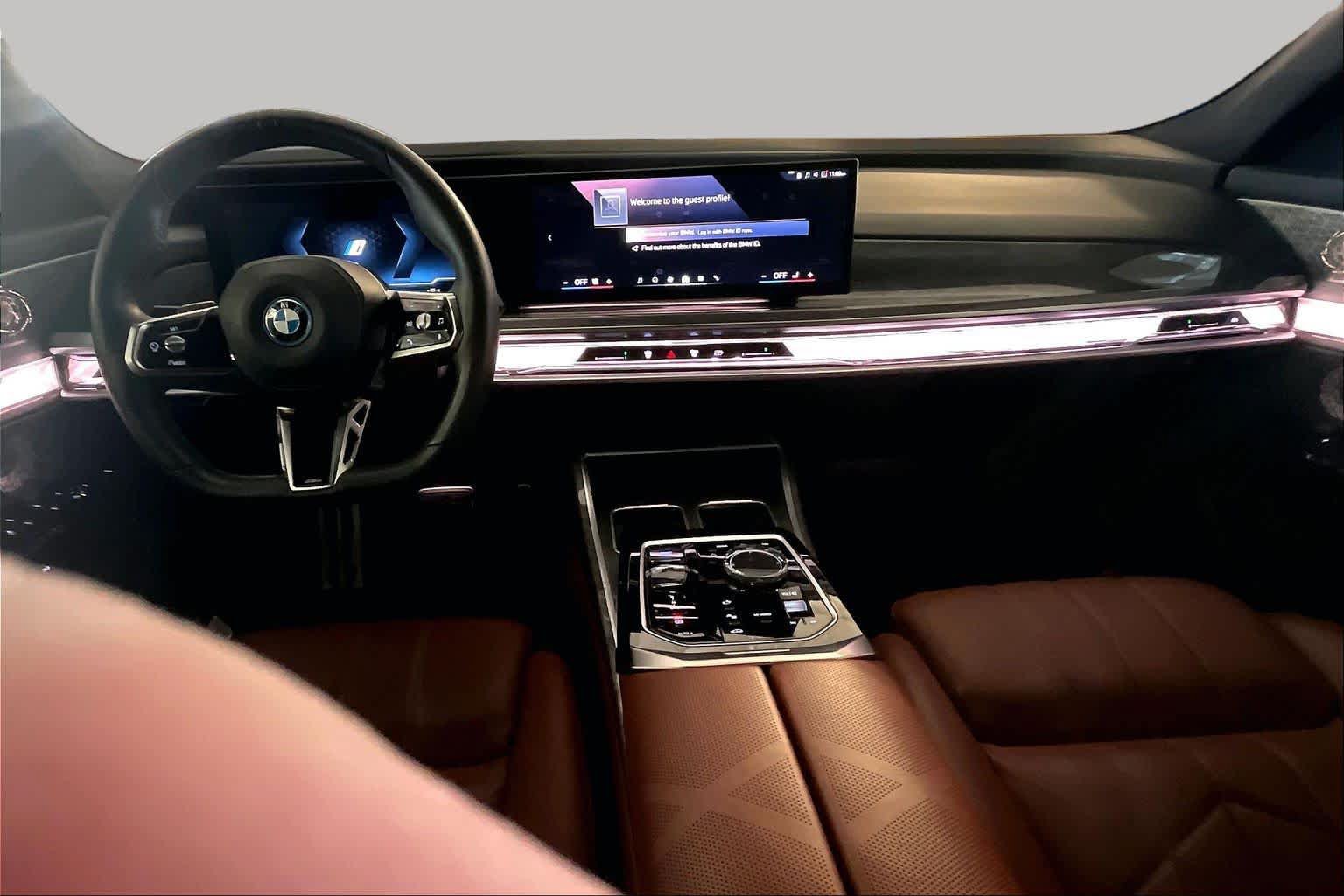 Used 2024 BMW i7 xDrive60 w/ Executive Package AWD/4WD image 13