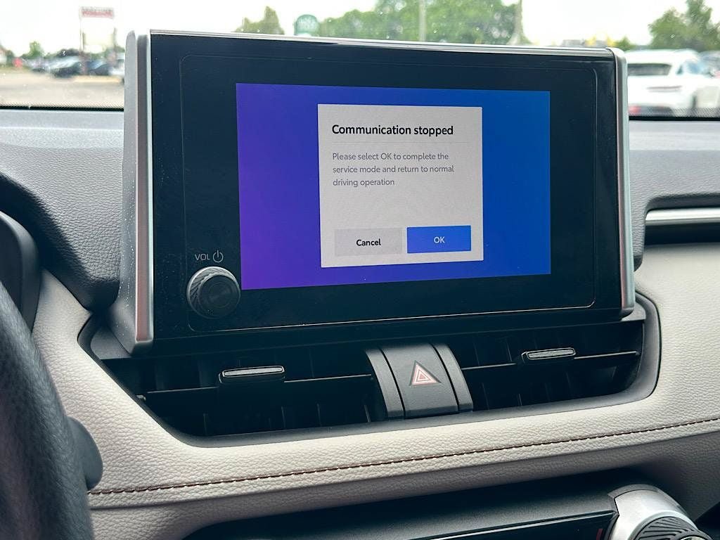 Certified 2023 Toyota RAV4 XLE w/ Convenience Package FWD image 28