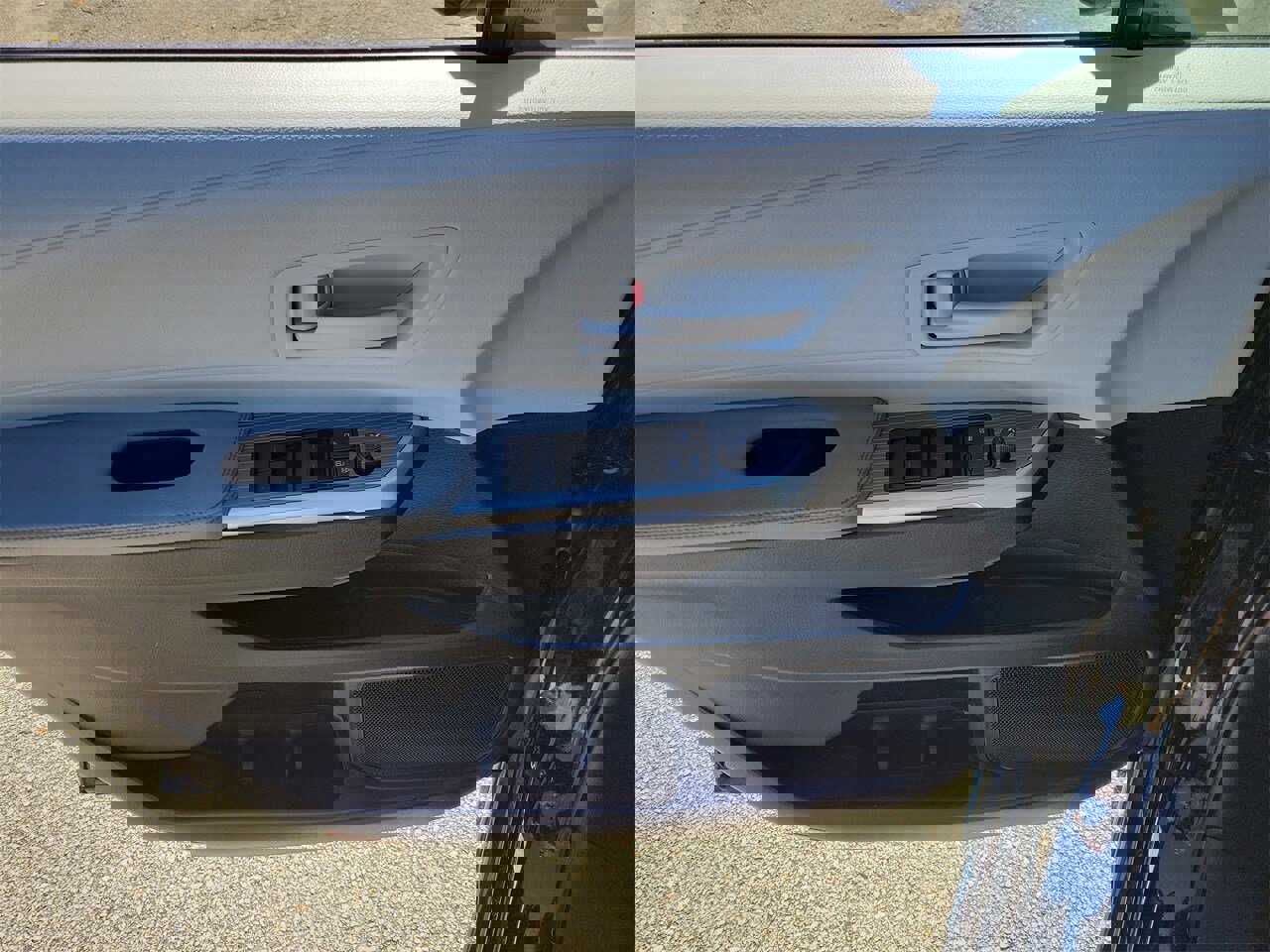 Used 2025 Toyota Sienna LE image 13