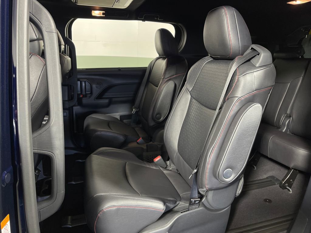 New 2026 Toyota Sienna XSE image 13