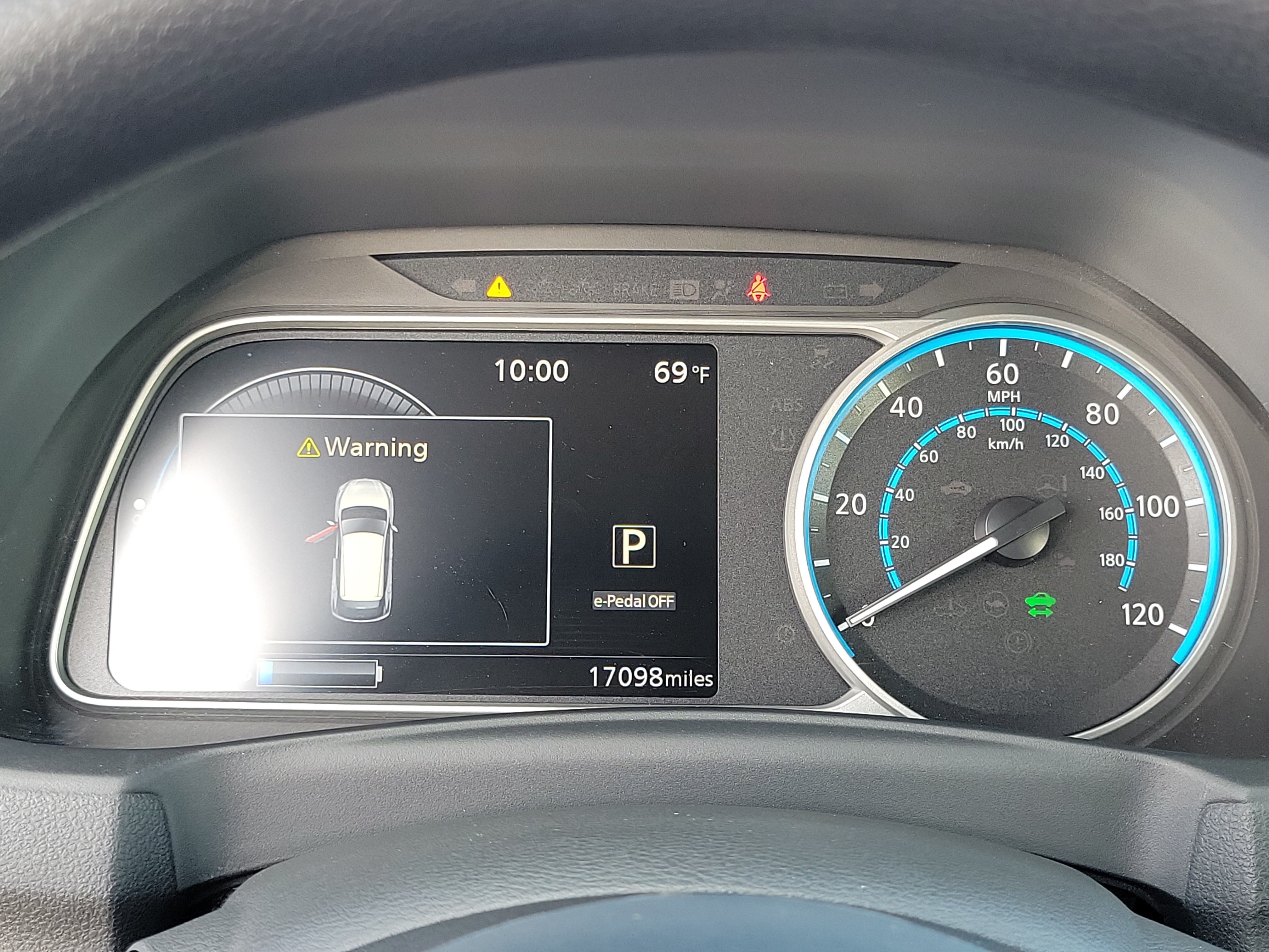 Used 2025 Nissan Leaf S FWD image 13
