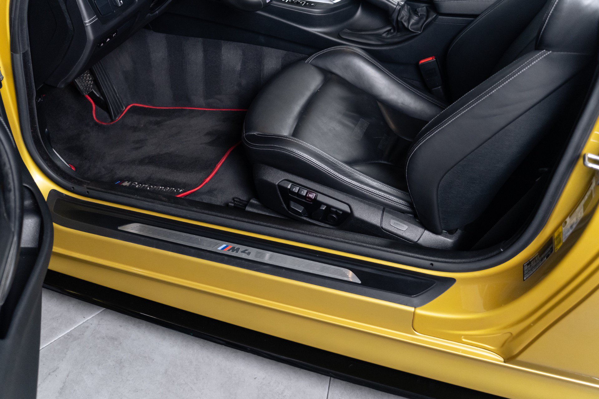 Used 2015 BMW M4 Coupe RWD image 55