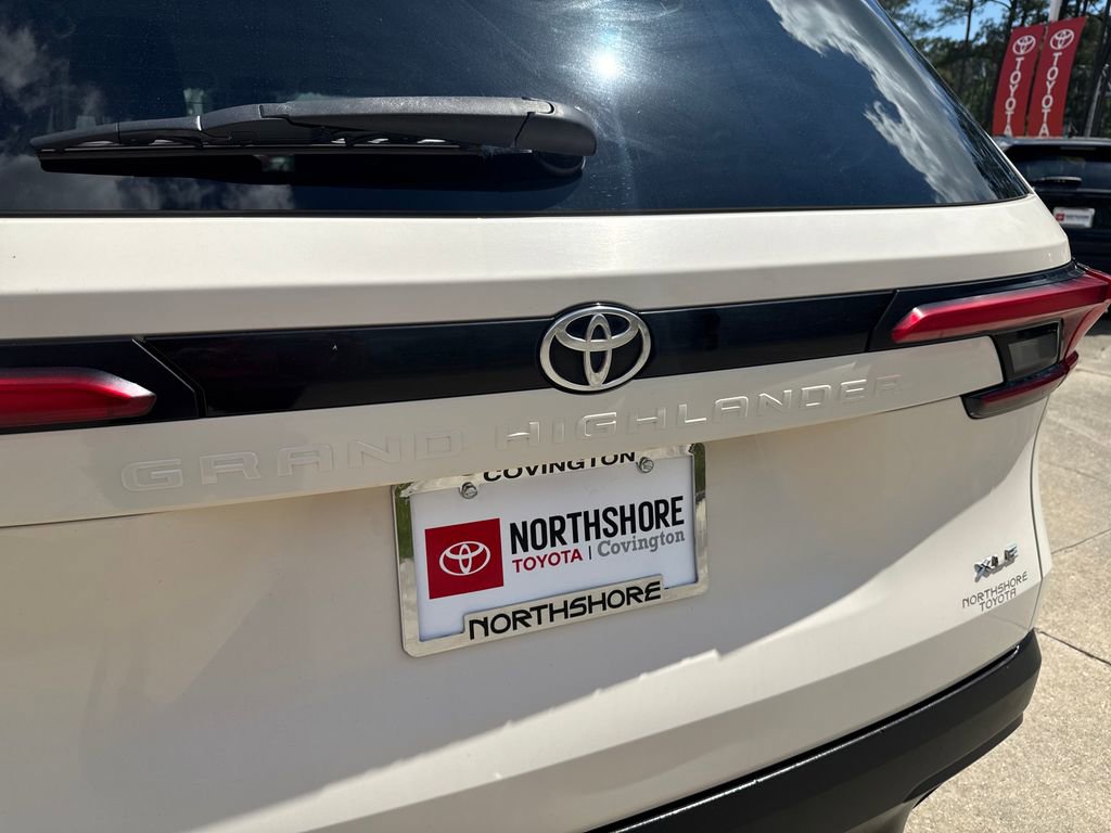 Used 2024 Toyota Grand Highlander XLE image 11
