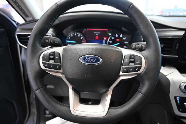 Used 2023 Ford Explorer XLT w/ Equipment Group 202A AWD/4WD image 25