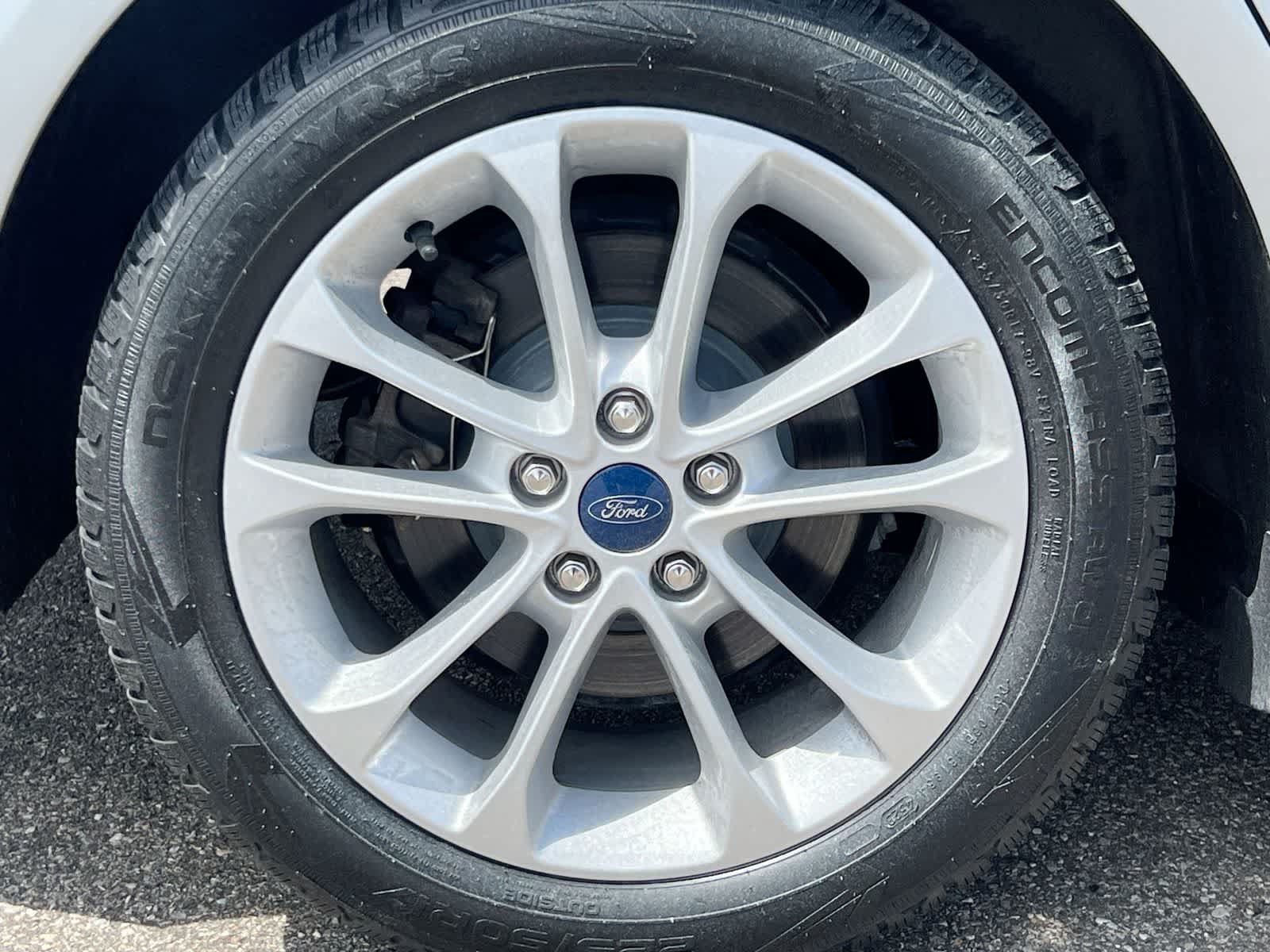 Used 2020 Ford Fusion SE FWD image 14