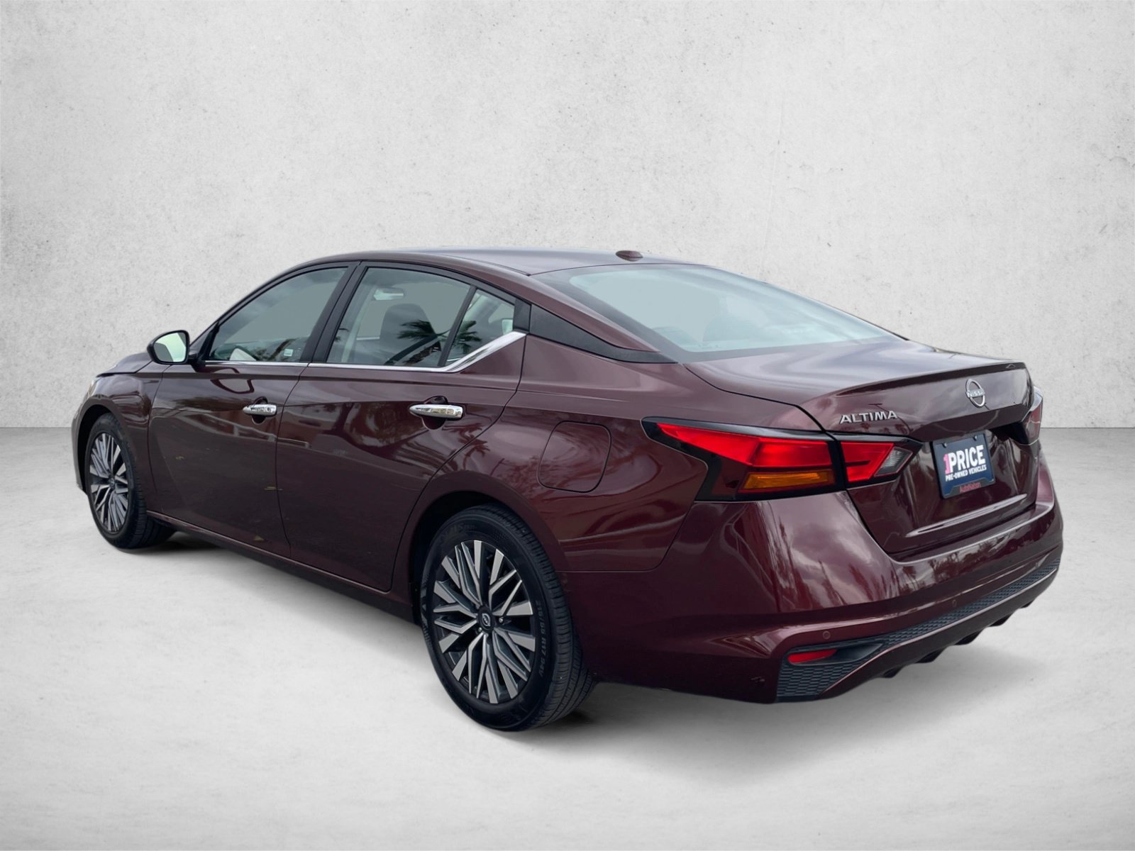 Used 2025 Nissan Altima 2.5 SV FWD image 7