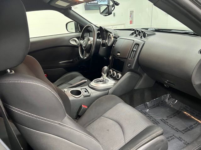 Used 2019 Nissan 370Z Coupe RWD image 40