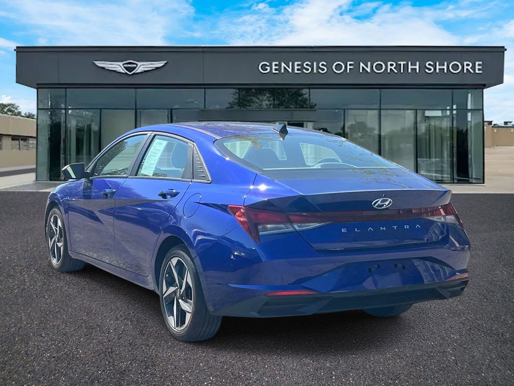 Used 2023 Hyundai Elantra SEL w/ Convenience Package FWD image 5