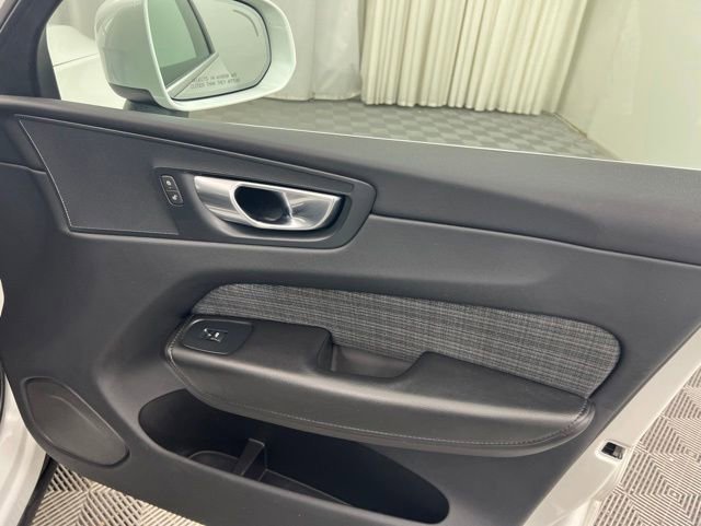 Used 2023 Volvo XC60 B5 Core AWD/4WD image 16