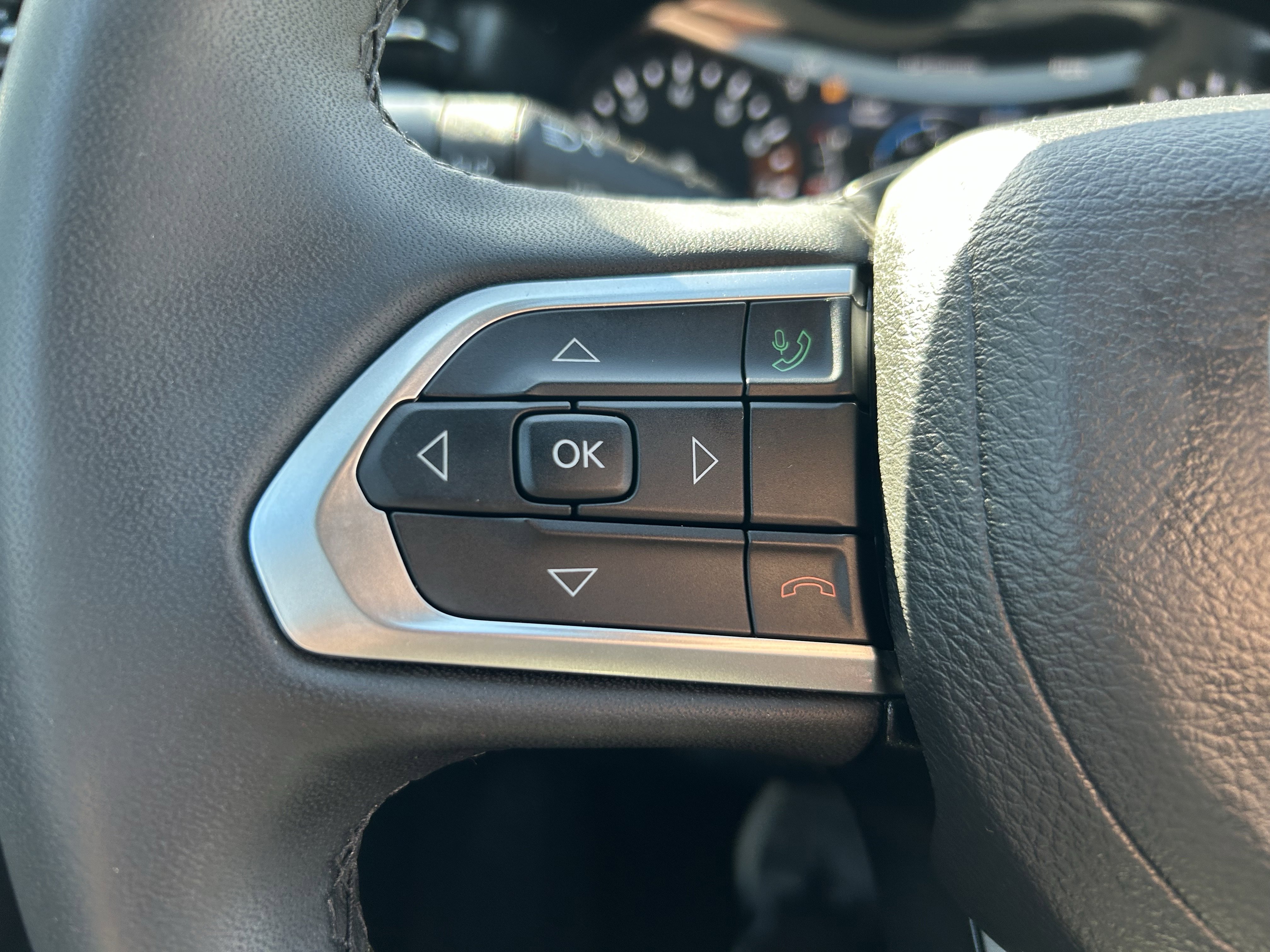 Used 2023 Jeep Compass Limited image 18